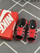 Chinelo Nike Air More Uptempo G5