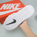 Chinelo Nike Air More Uptempo G5