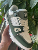 Louis Vuitton LV 2