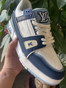 Louis Vuitton LV 2
