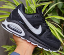 AIR MAX COMMAND